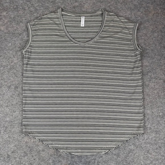 Athleta Tops - Athleta Cloudlight Stratus Tee Shirt Striped Womens Medium M